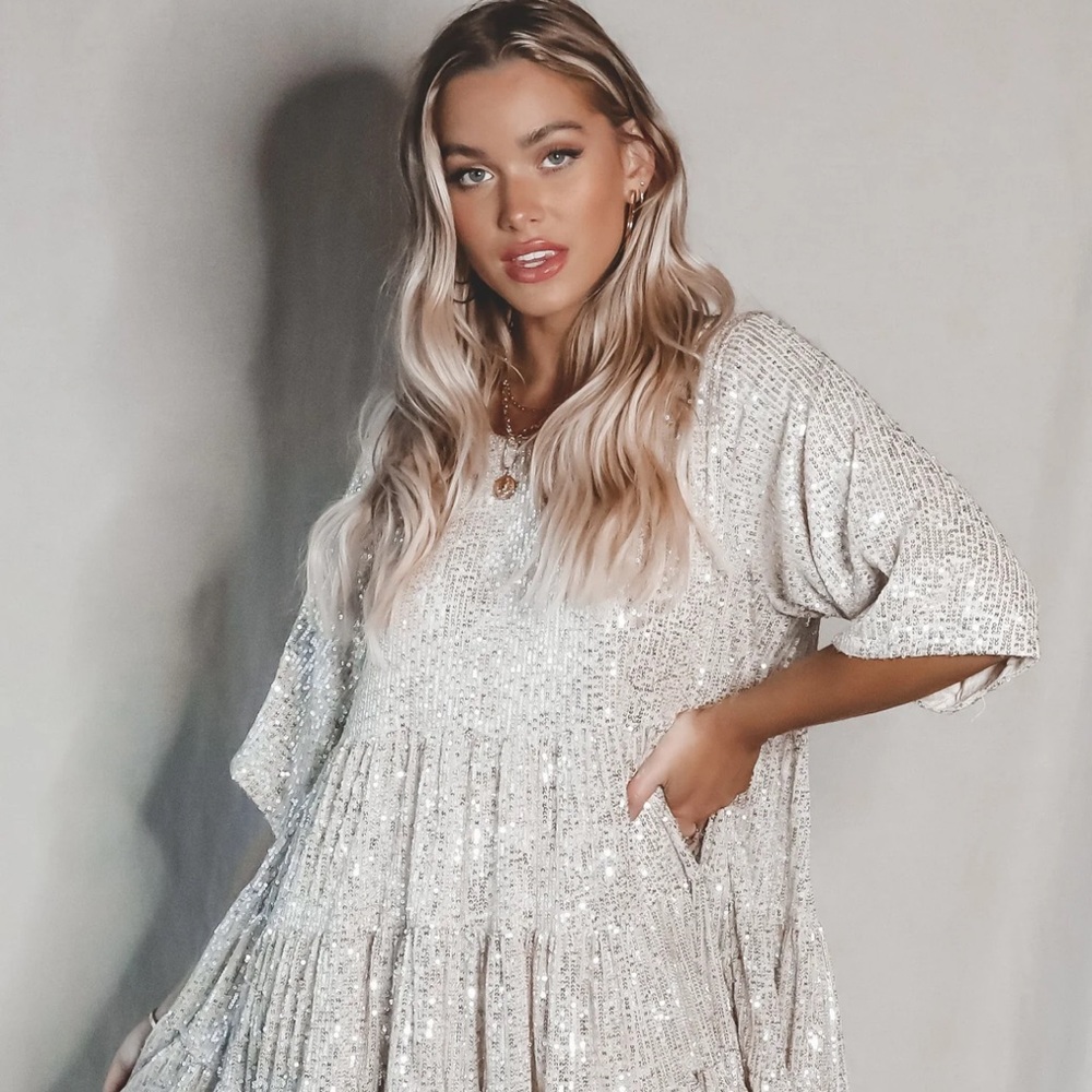 Amazing Lace champagne babydoll dress - Size M - wore one time